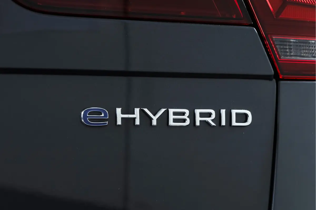 1.4 TSI eHybrid R-Line Business+ | S/K- Panodak | Dig. Cockpit | Adapt. Cockpit | Stoelverw. | PDC | Camera | NAV + App. Connect | ECC | Afn. Trekhaak | Elek. Klep | LM  19" |