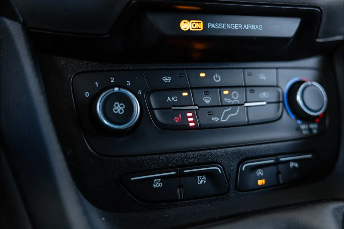 1.5 EcoBlue L2 | L+R Schuifdeuren | CarPlay | Camera | Stoelverwarming | 3-zitter | DAB | PDC V+A | Dealer onderhouden | Nieuwe APK