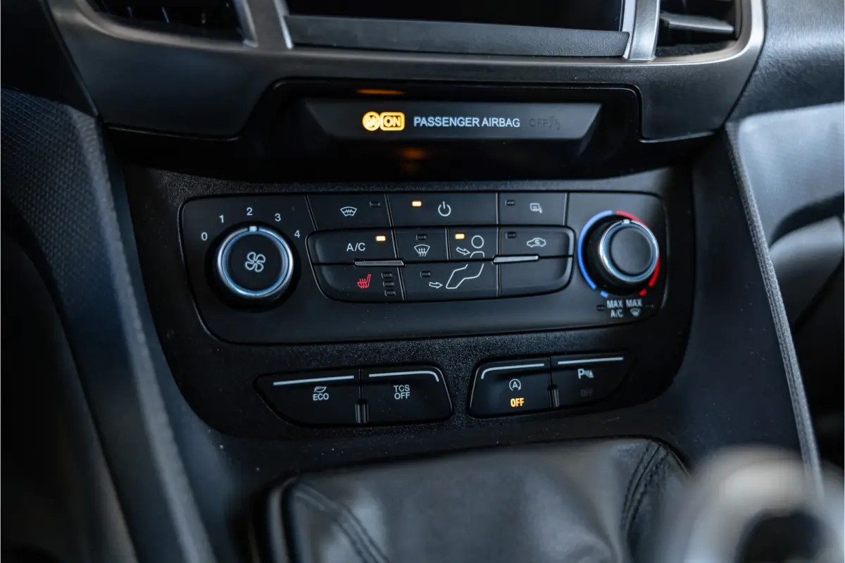 1.5 EcoBlue L2 | L+R Schuifdeuren | CarPlay | Camera | Stoelverwarming | 3-zitter | DAB | PDC V+A | Dealer onderhouden | Nieuwe APK