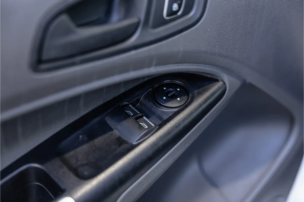 1.5 EcoBlue L2 | L+R Schuifdeuren | CarPlay | Camera | Stoelverwarming | 3-zitter | DAB | PDC V+A | Dealer onderhouden | Nieuwe APK