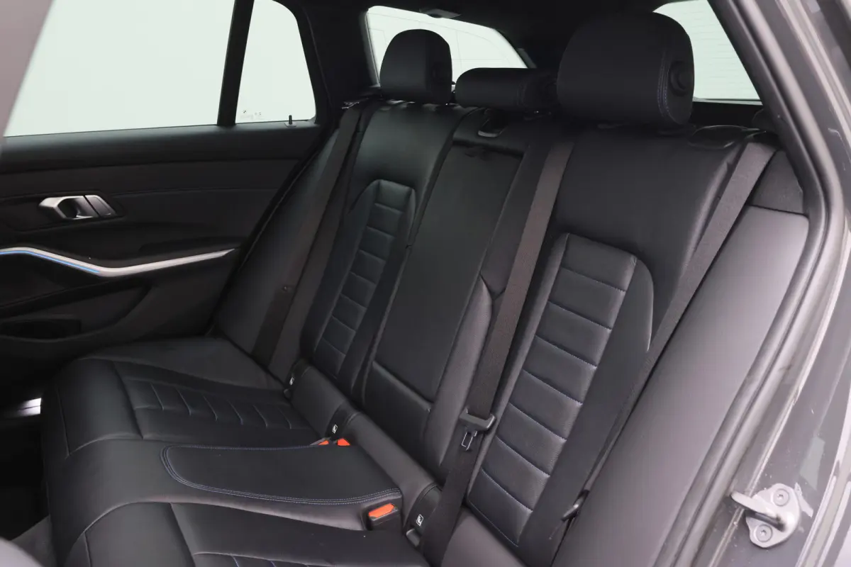 330e Business Edition Plus M-sport Panoramadak, M-Sportstoelen, Carbon, Camera, Elektr. Trekhaak, 19''