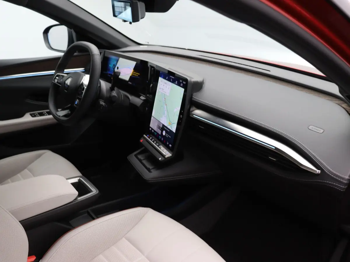 comfort range iconic 60 kWh | Harman Kardon Audio | Elektrische verstelbare stoelen | 360 Graden Camera | Google Maps Navigatiesysteem |