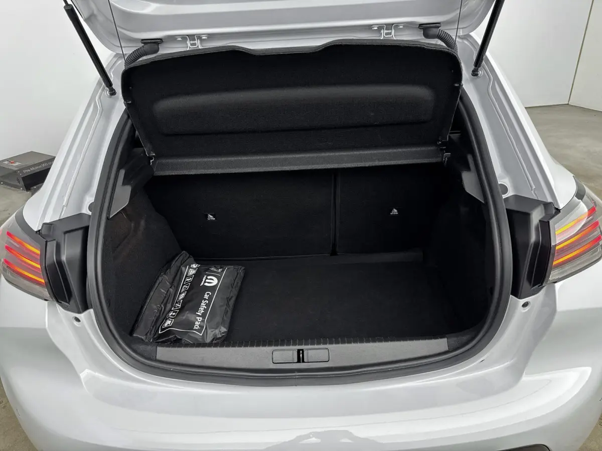 Hybrid 110 pk Automaat Allure | Navigatie | Dodehoekbewaking | Carplay |