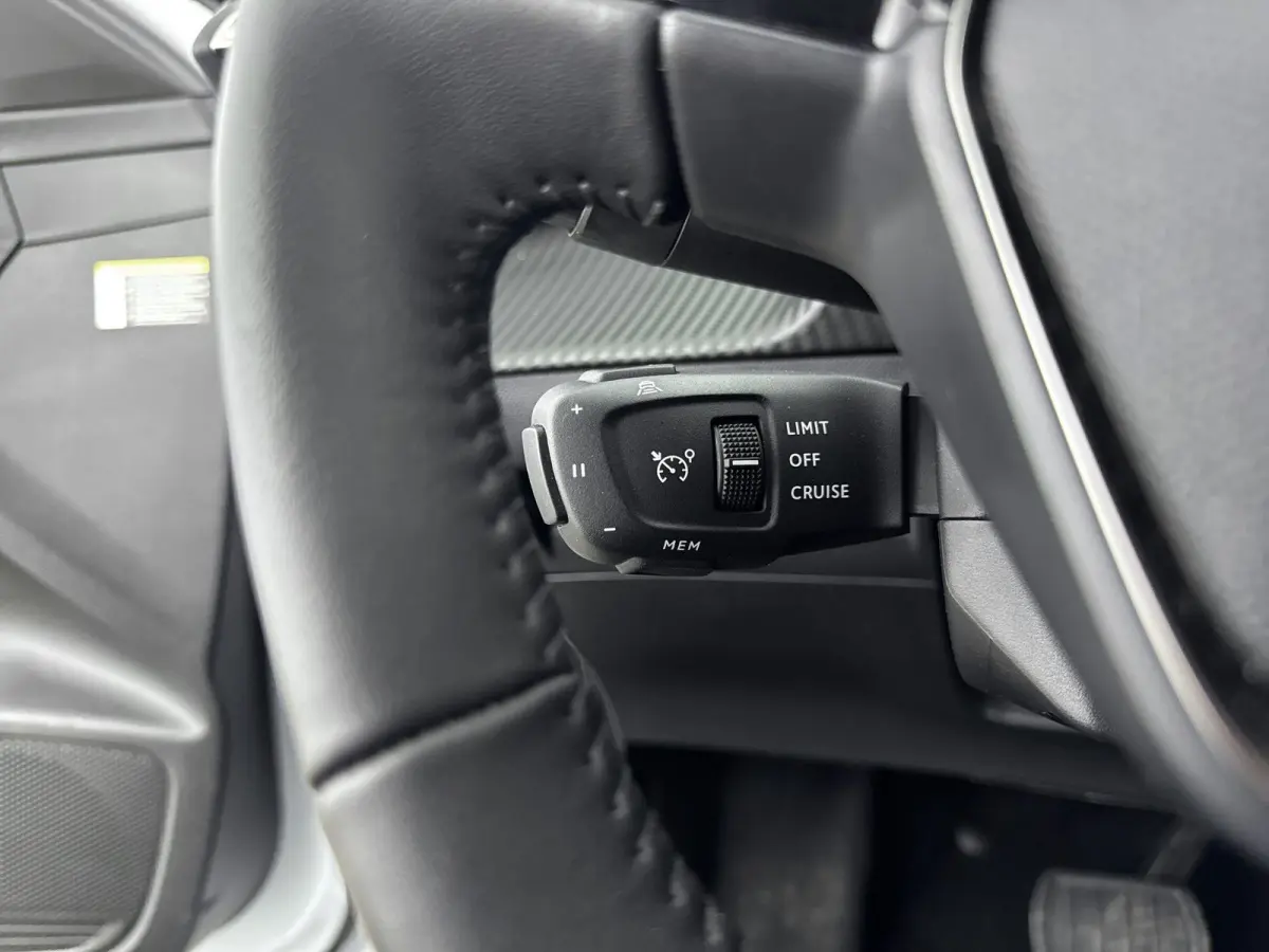 Hybrid 110 pk Automaat Allure | Navigatie | Dodehoekbewaking | Carplay |