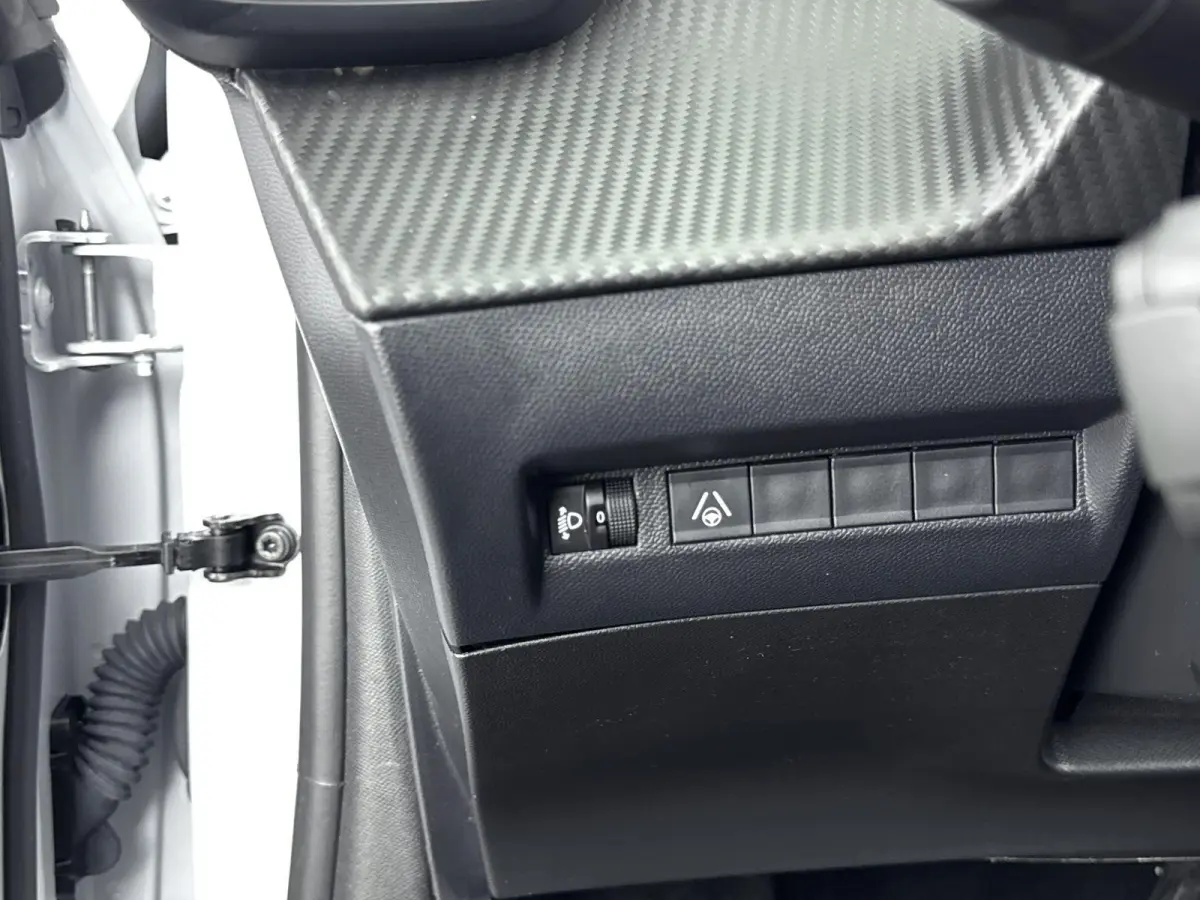 Hybrid 110 pk Automaat Allure | Navigatie | Dodehoekbewaking | Carplay |