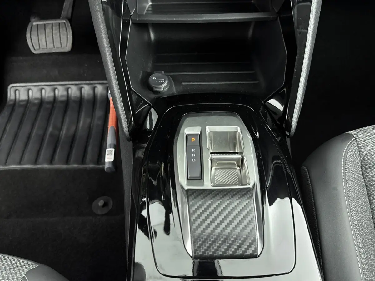 Hybrid 110 pk Automaat Allure | Navigatie | Dodehoekbewaking | Carplay |