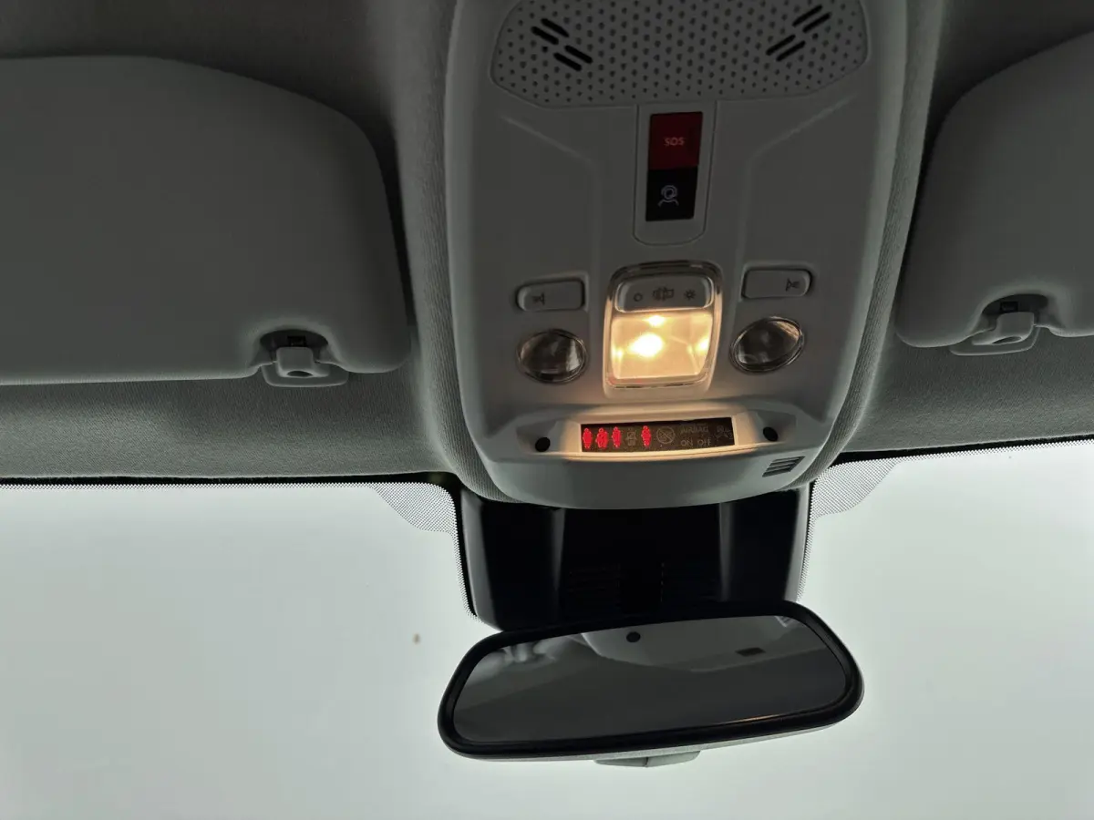 Hybrid 110 pk Automaat Allure | Navigatie | Dodehoekbewaking | Carplay |