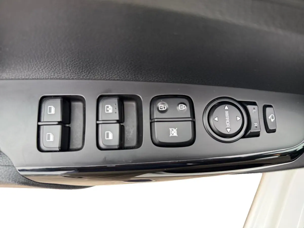 1.0 DPi DynamicPlusLine NAV | AIRCO | CRUIS| CAMERA | KEYLESS ENTRY| CARPLAY|