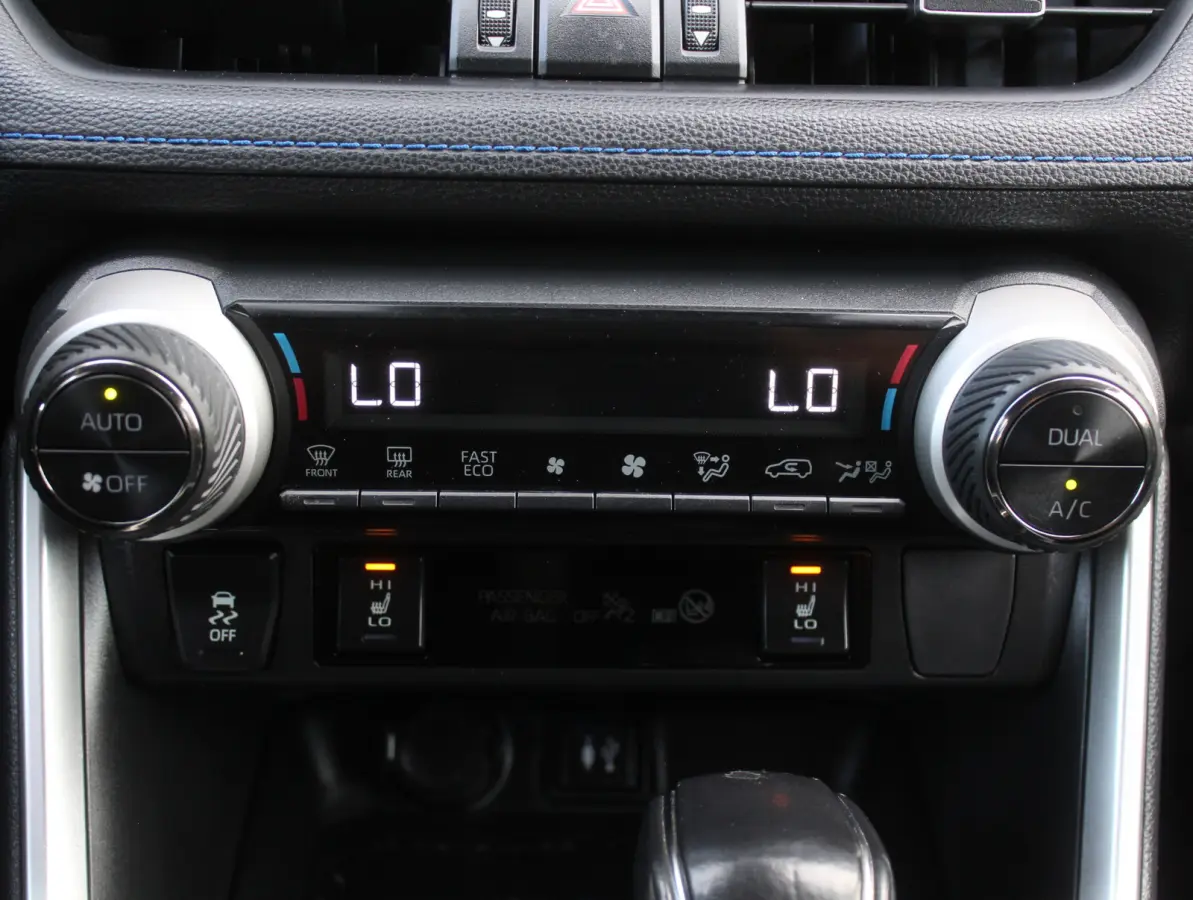 2.5 Hybrid Business CLIMATE | ADAPCRUISE | CARPLAY | DAB | LED | LMV17 | CAMERA | ELECAKLEP | TREKHAAK