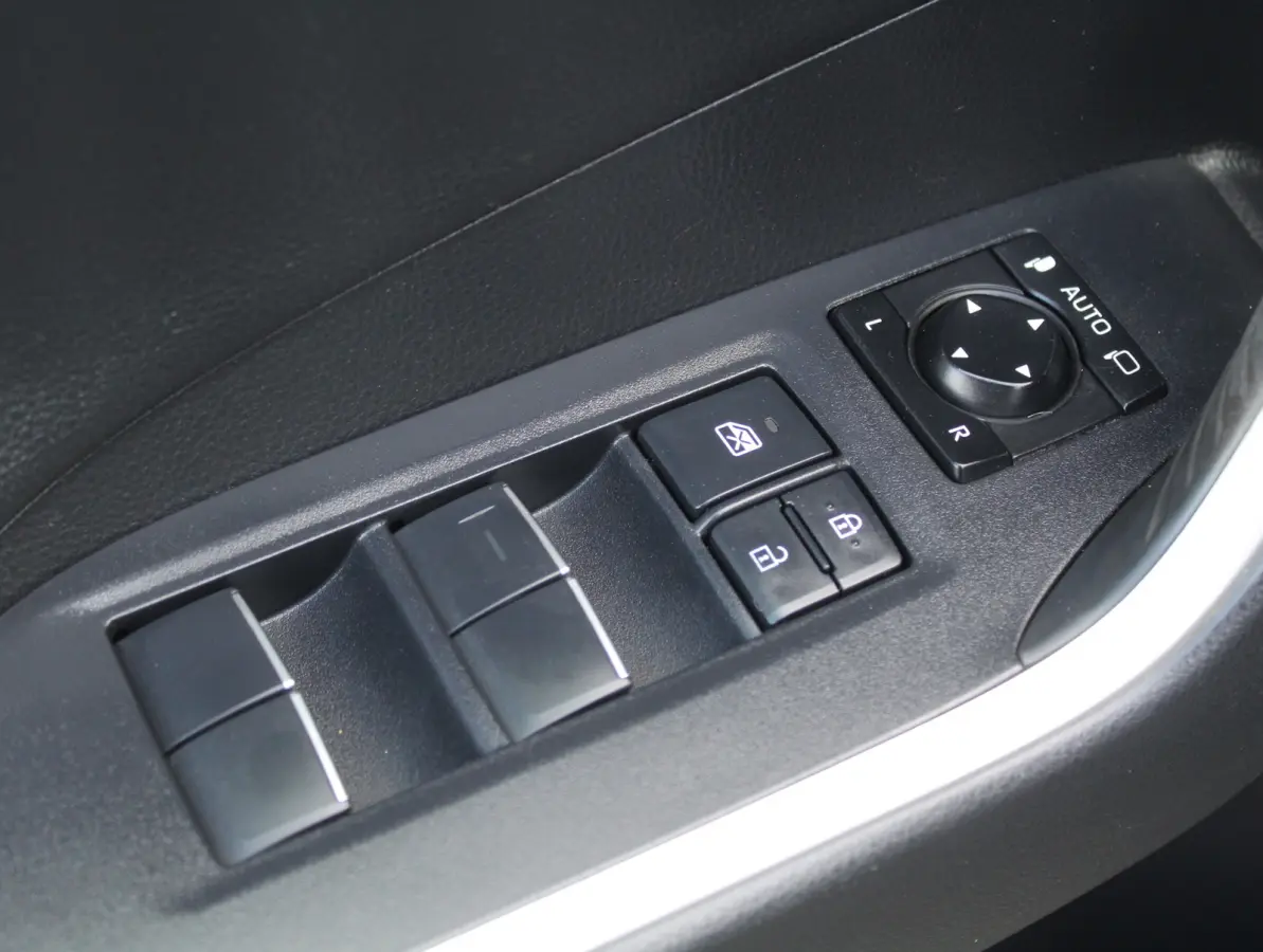 2.5 Hybrid Business CLIMATE | ADAPCRUISE | CARPLAY | DAB | LED | LMV17 | CAMERA | ELECAKLEP | TREKHAAK