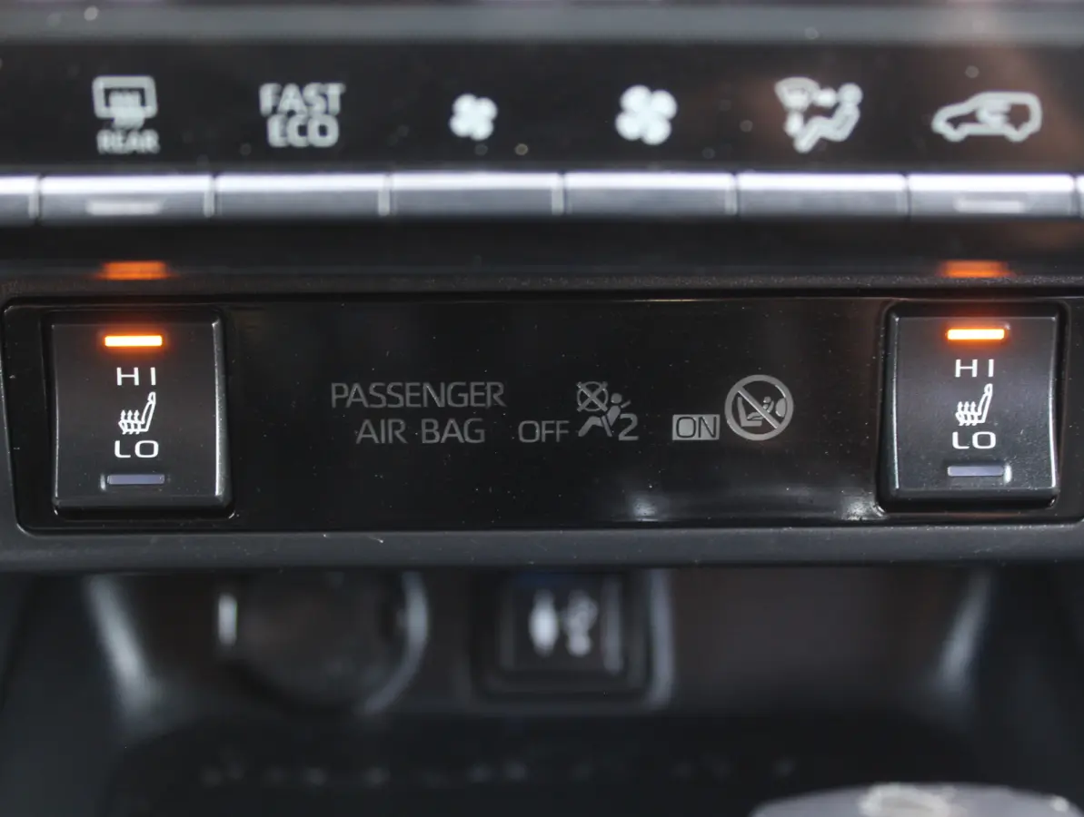 2.5 Hybrid Business CLIMATE | ADAPCRUISE | CARPLAY | DAB | LED | LMV17 | CAMERA | ELECAKLEP | TREKHAAK
