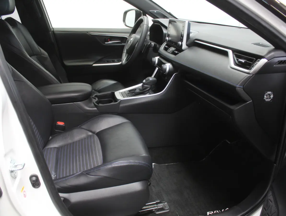 2.5 Hybrid Business CLIMATE | ADAPCRUISE | CARPLAY | DAB | LED | LMV17 | CAMERA | ELECAKLEP | TREKHAAK