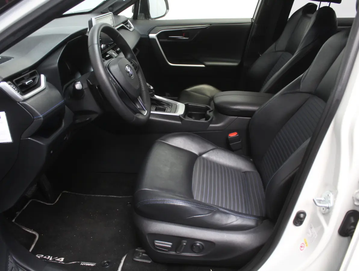 2.5 Hybrid Business CLIMATE | ADAPCRUISE | CARPLAY | DAB | LED | LMV17 | CAMERA | ELECAKLEP | TREKHAAK