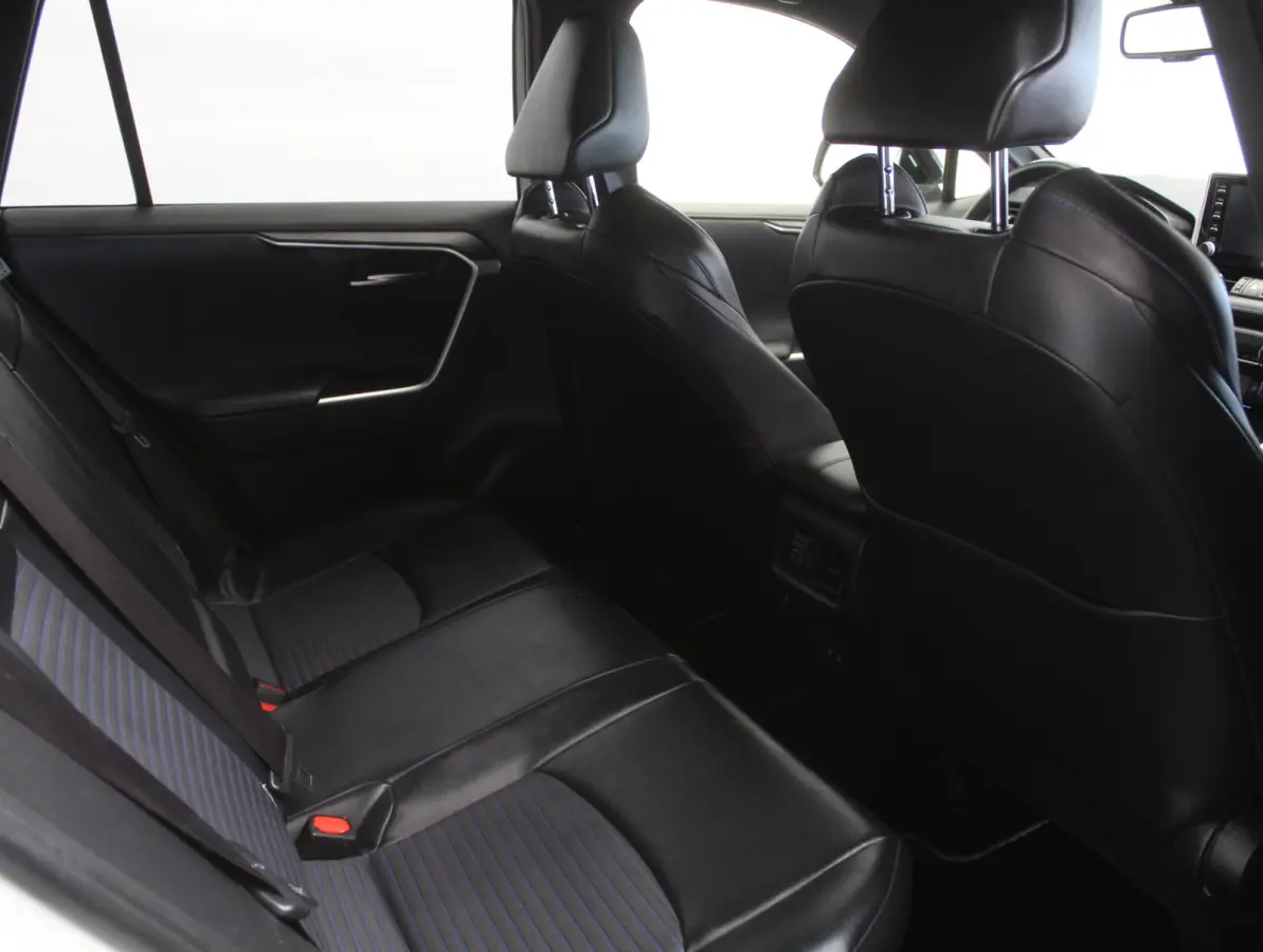 2.5 Hybrid Business CLIMATE | ADAPCRUISE | CARPLAY | DAB | LED | LMV17 | CAMERA | ELECAKLEP | TREKHAAK
