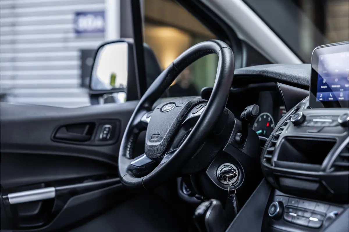 1.0 Ecoboost L2 | 3-Zitter | Sortimo inrichting | Navigatie | Camera | CarPlay | Stoelverwarming | Airco | MF Stuur | Dealer onderhouden | Nieuwe APK