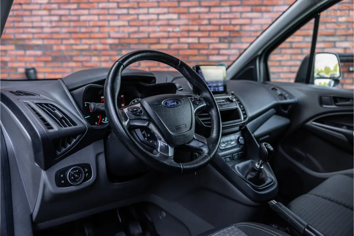1.0 Ecoboost L2 | 3-Zitter | Sortimo inrichting | Navigatie | Camera | CarPlay | Stoelverwarming | Airco | MF Stuur | Dealer onderhouden | Nieuwe APK