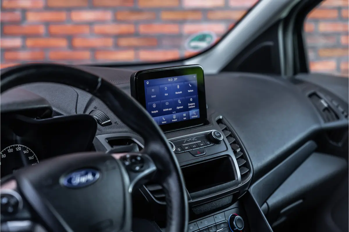1.0 Ecoboost L2 | 3-Zitter | Sortimo inrichting | Navigatie | Camera | CarPlay | Stoelverwarming | Airco | MF Stuur | Dealer onderhouden | Nieuwe APK