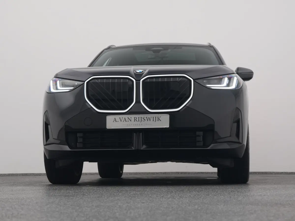 30e xDrive M-Sport | PANO | 360° | H&K | HUD | STOELVERWARMING