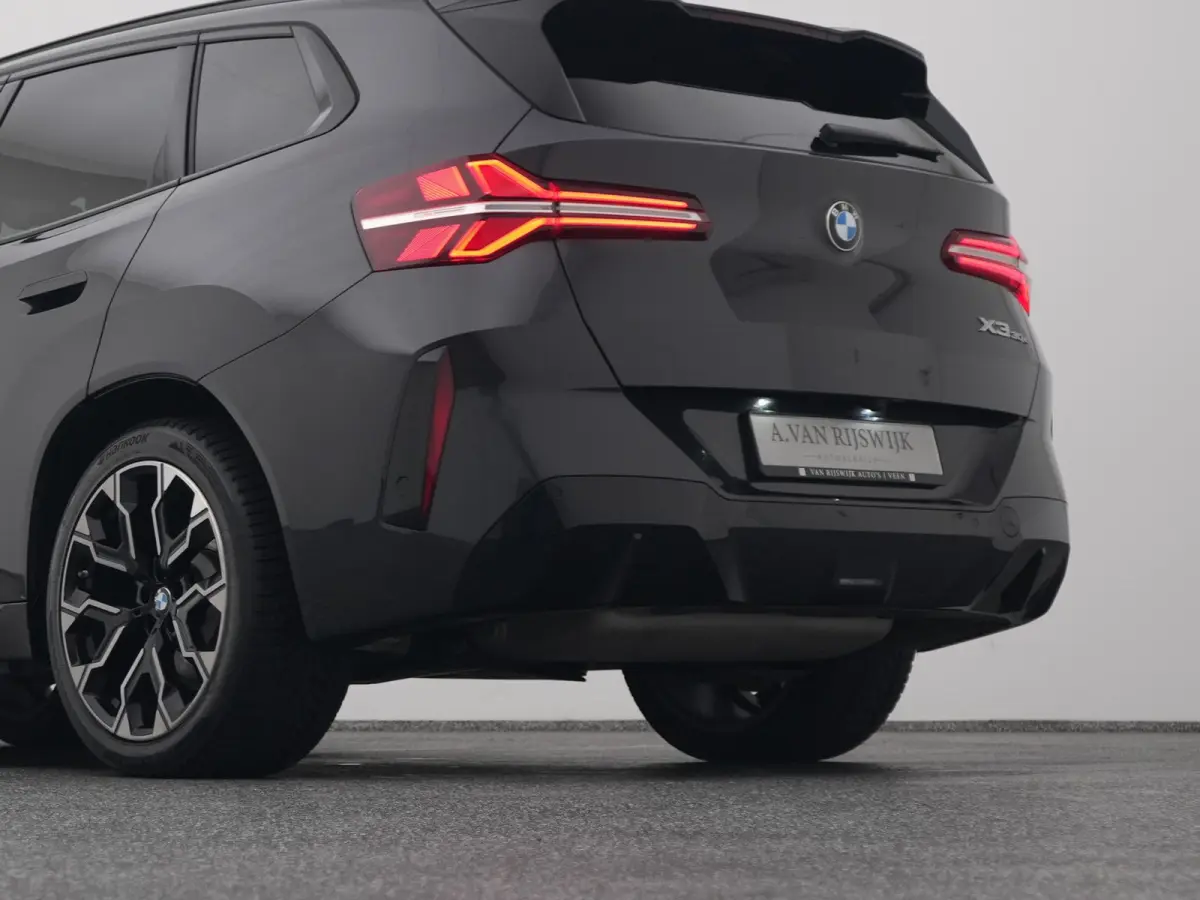 30e xDrive M-Sport | PANO | 360° | H&K | HUD | STOELVERWARMING