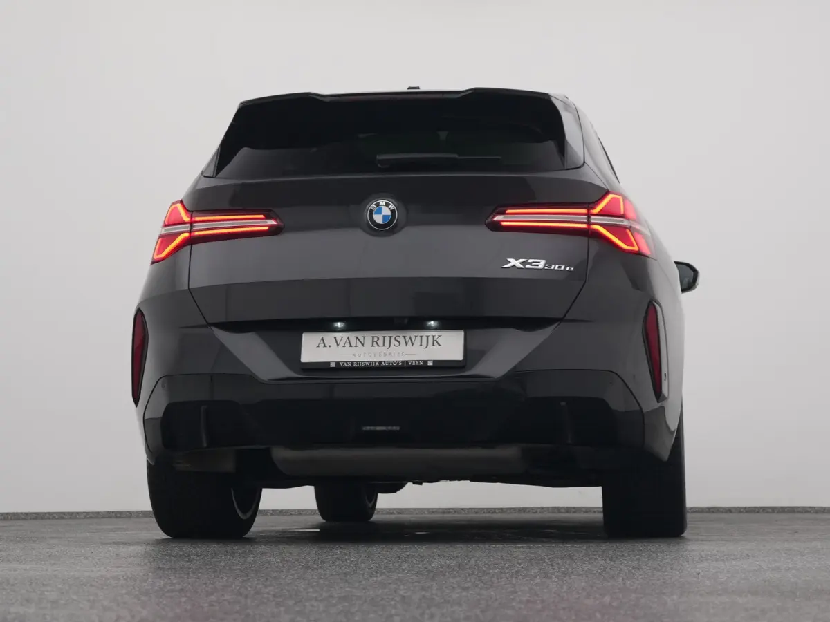 30e xDrive M-Sport | PANO | 360° | H&K | HUD | STOELVERWARMING