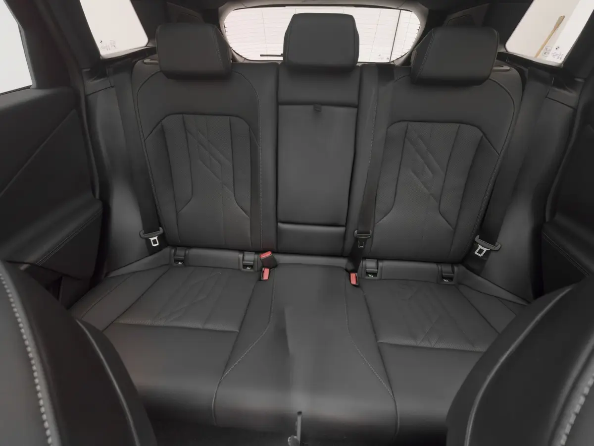30e xDrive M-Sport | PANO | 360° | H&K | HUD | STOELVERWARMING