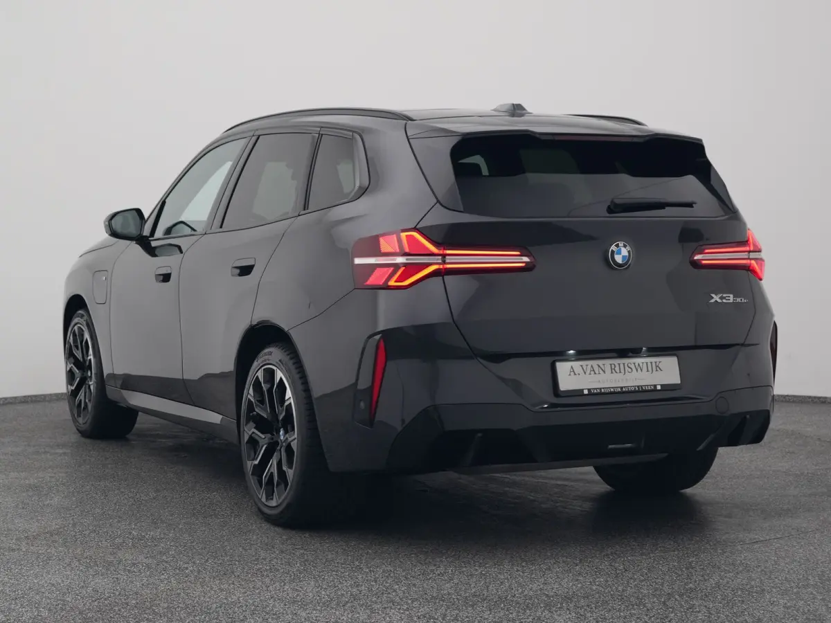 30e xDrive M-Sport | PANO | 360° | H&K | HUD | STOELVERWARMING