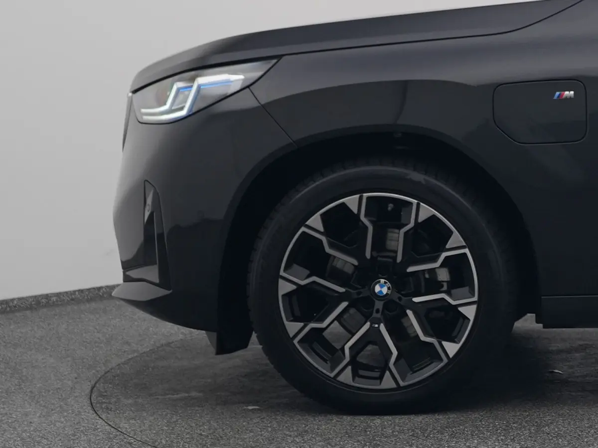 30e xDrive M-Sport | PANO | 360° | H&K | HUD | STOELVERWARMING