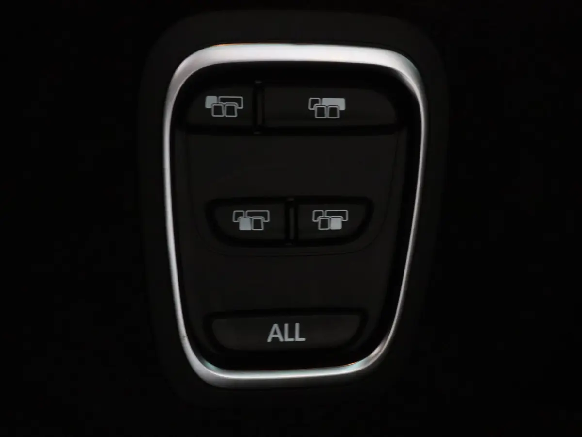 140pk TCe Limited 7p. Apple Carplay/Android Auto | Navi
