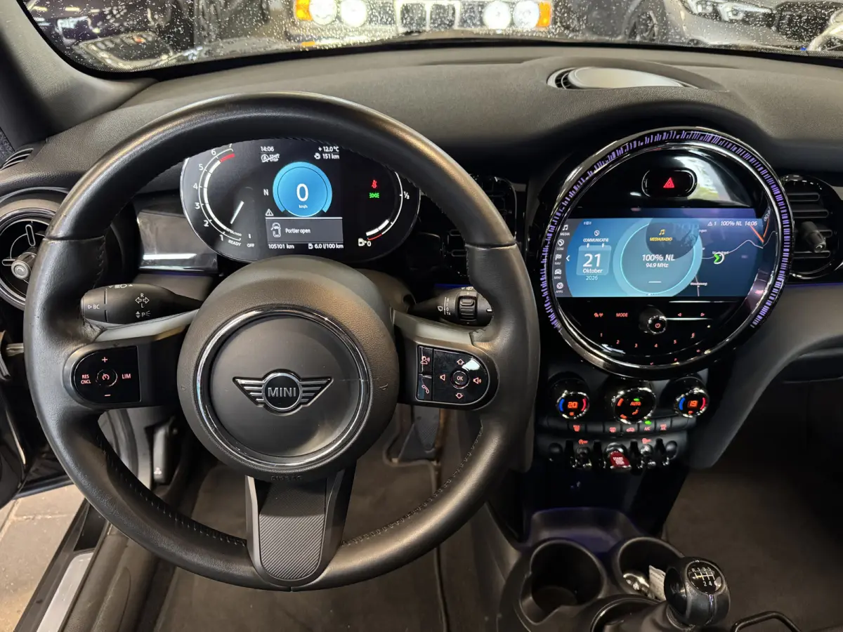 1.5 One Climate Control Led Navi Carplay