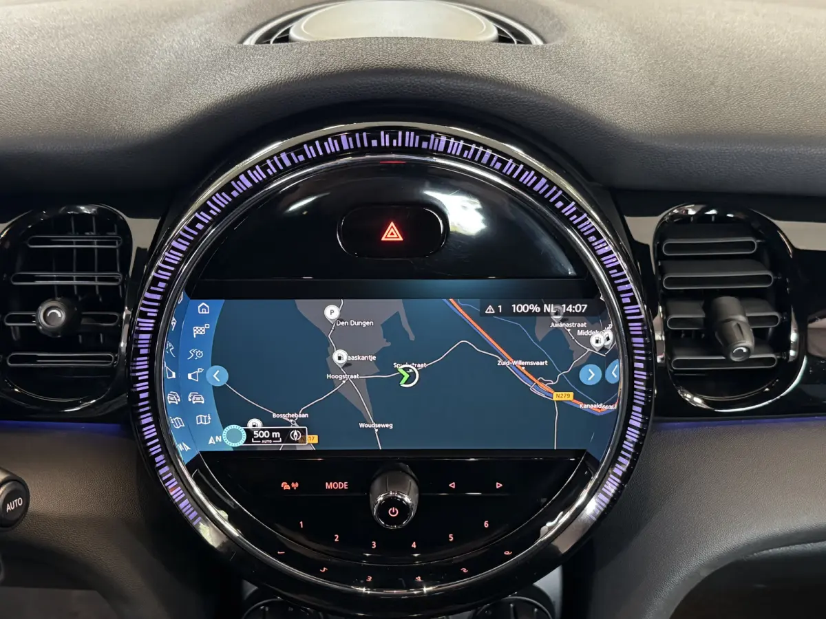 1.5 One Climate Control Led Navi Carplay