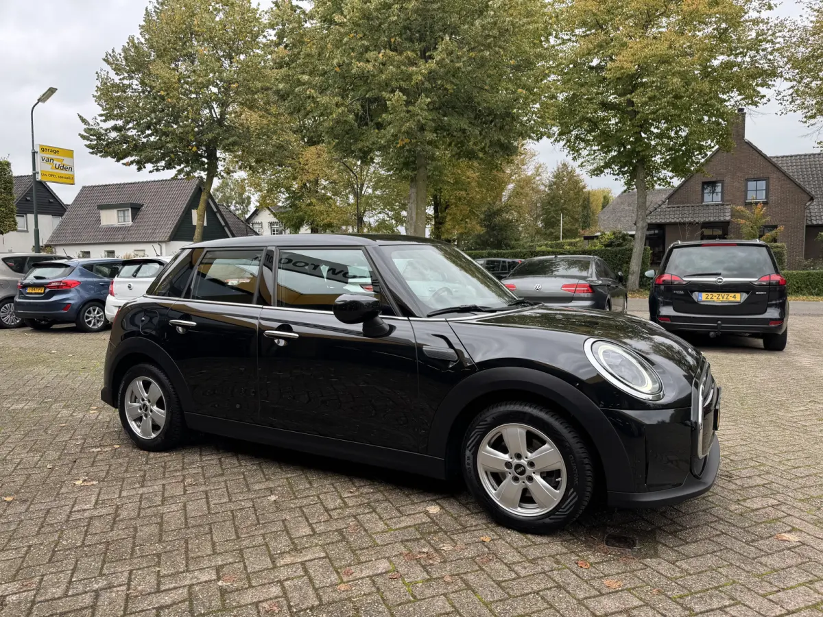1.5 One Climate Control Led Navi Carplay