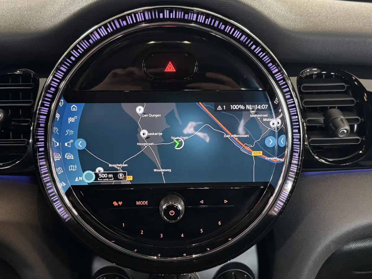 1.5 One Climate Control Led Navi Carplay