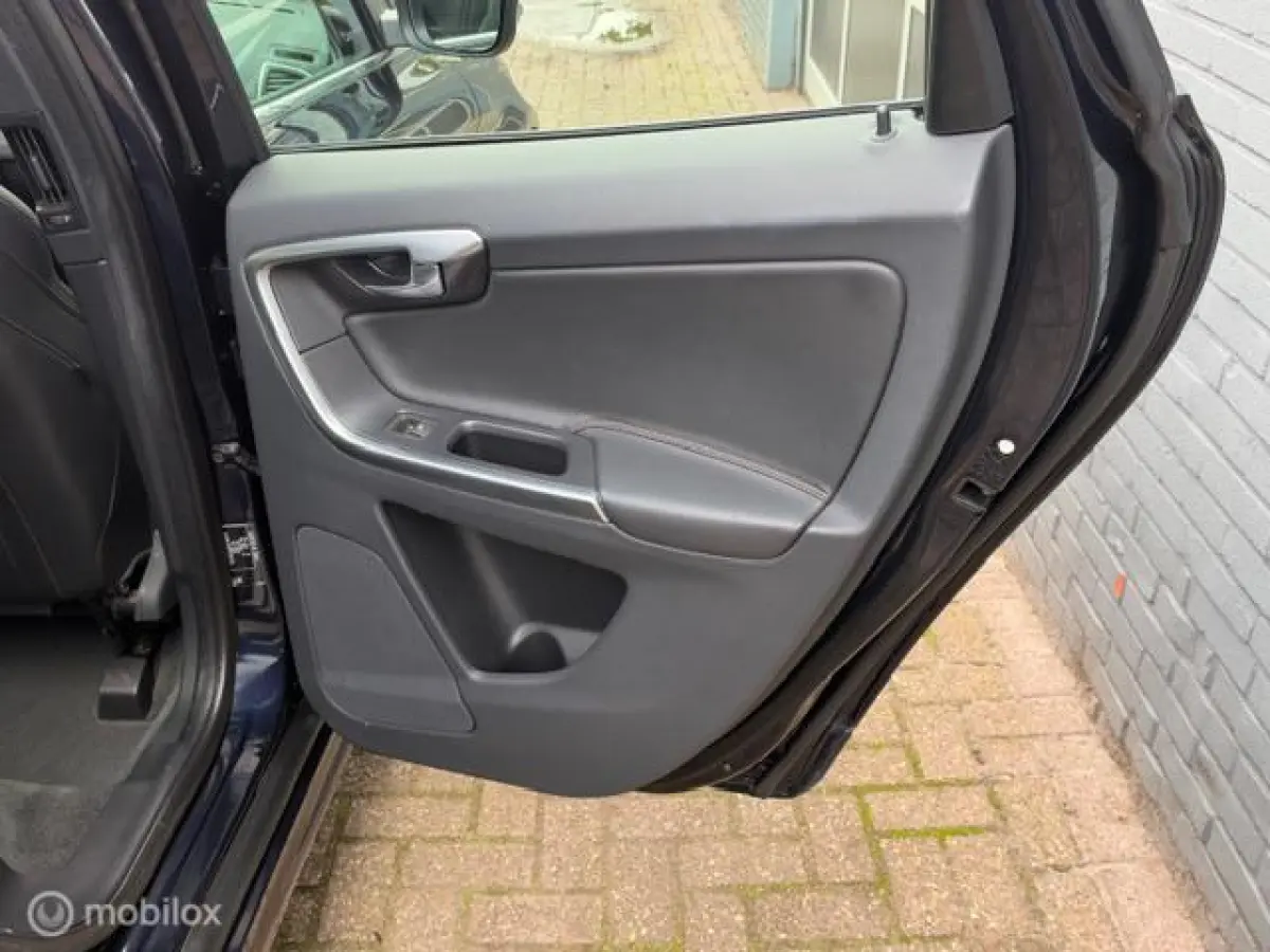 2.0 D4 FWD Polar+