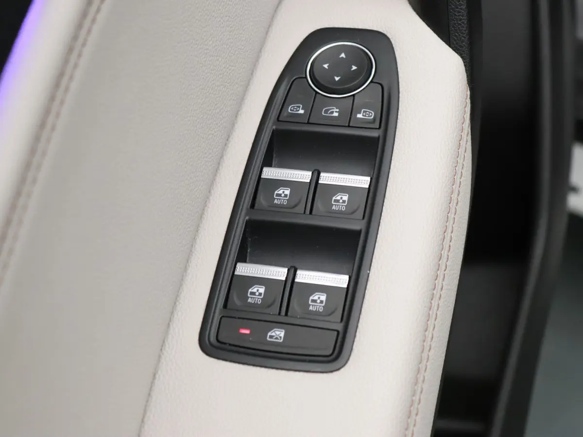 TCe 130pk Initiale Paris EDC/Automaat BOSE | Trekhaak