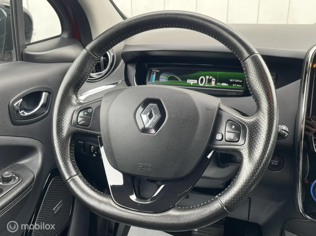 R110 BOSE 41 kWh | Koop Accu | 1e Eigenaar | Camera | Half leer | Dealer onderhouden |