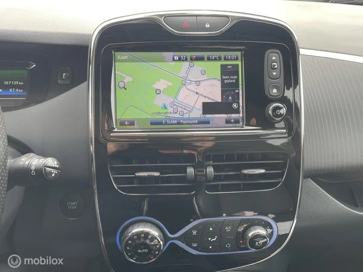 R110 BOSE 41 kWh | Koop Accu | 1e Eigenaar | Camera | Half leer | Dealer onderhouden |