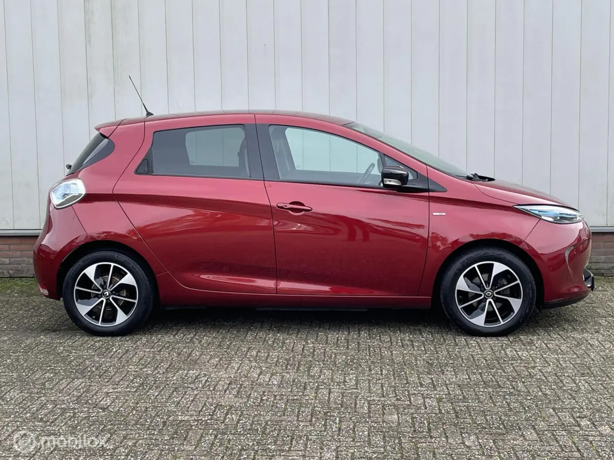 R110 BOSE 41 kWh | Koop Accu | 1e Eigenaar | Camera | Half leer | Dealer onderhouden |