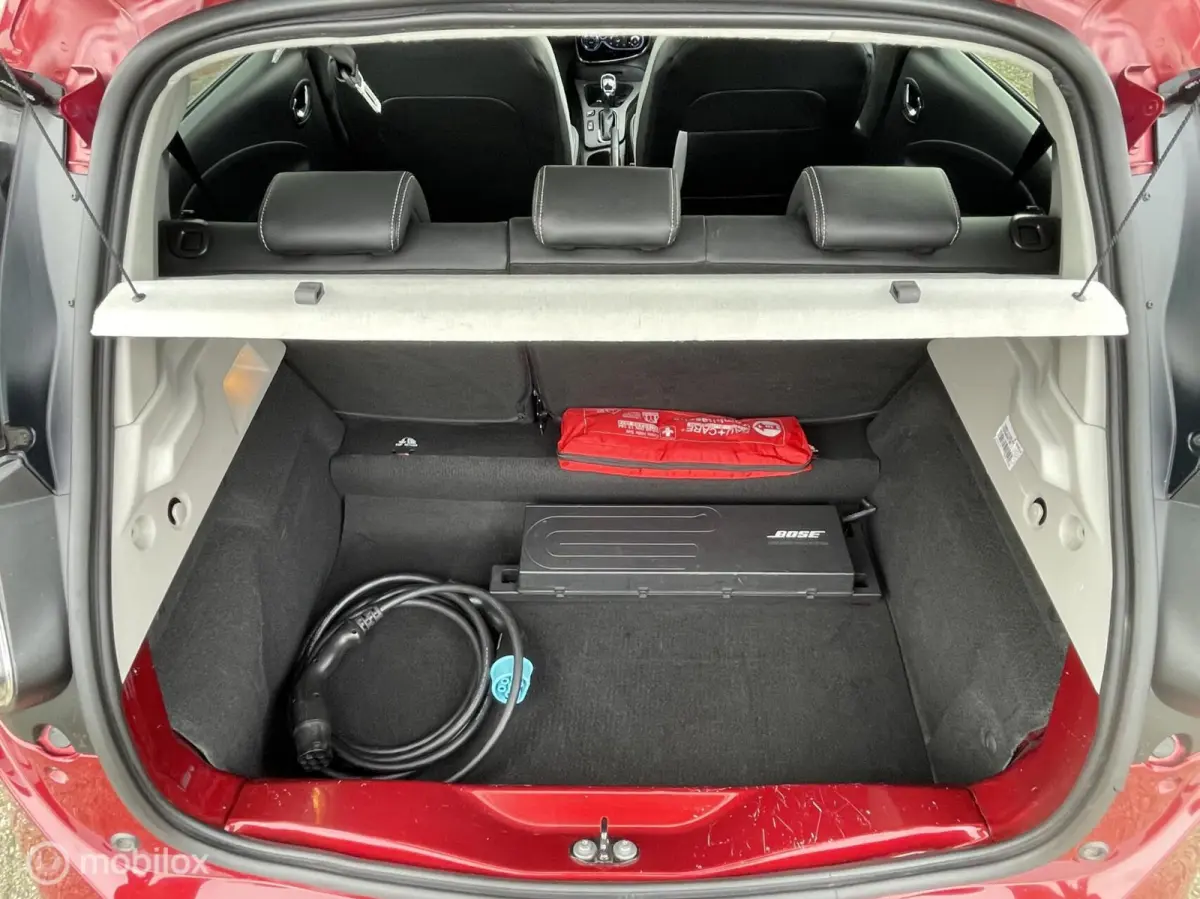 R110 BOSE 41 kWh | Koop Accu | 1e Eigenaar | Camera | Half leer | Dealer onderhouden |