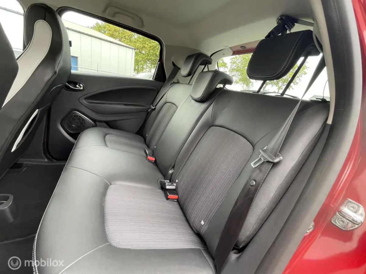 R110 BOSE 41 kWh | Koop Accu | 1e Eigenaar | Camera | Half leer | Dealer onderhouden |