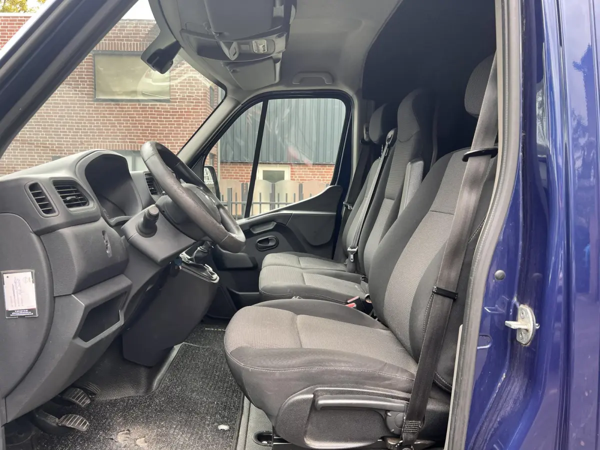 T35 2.3 dCi 150 L2H3 Champions Edition Renault Master T35 2.3 dCi 150 L2H3 Energy