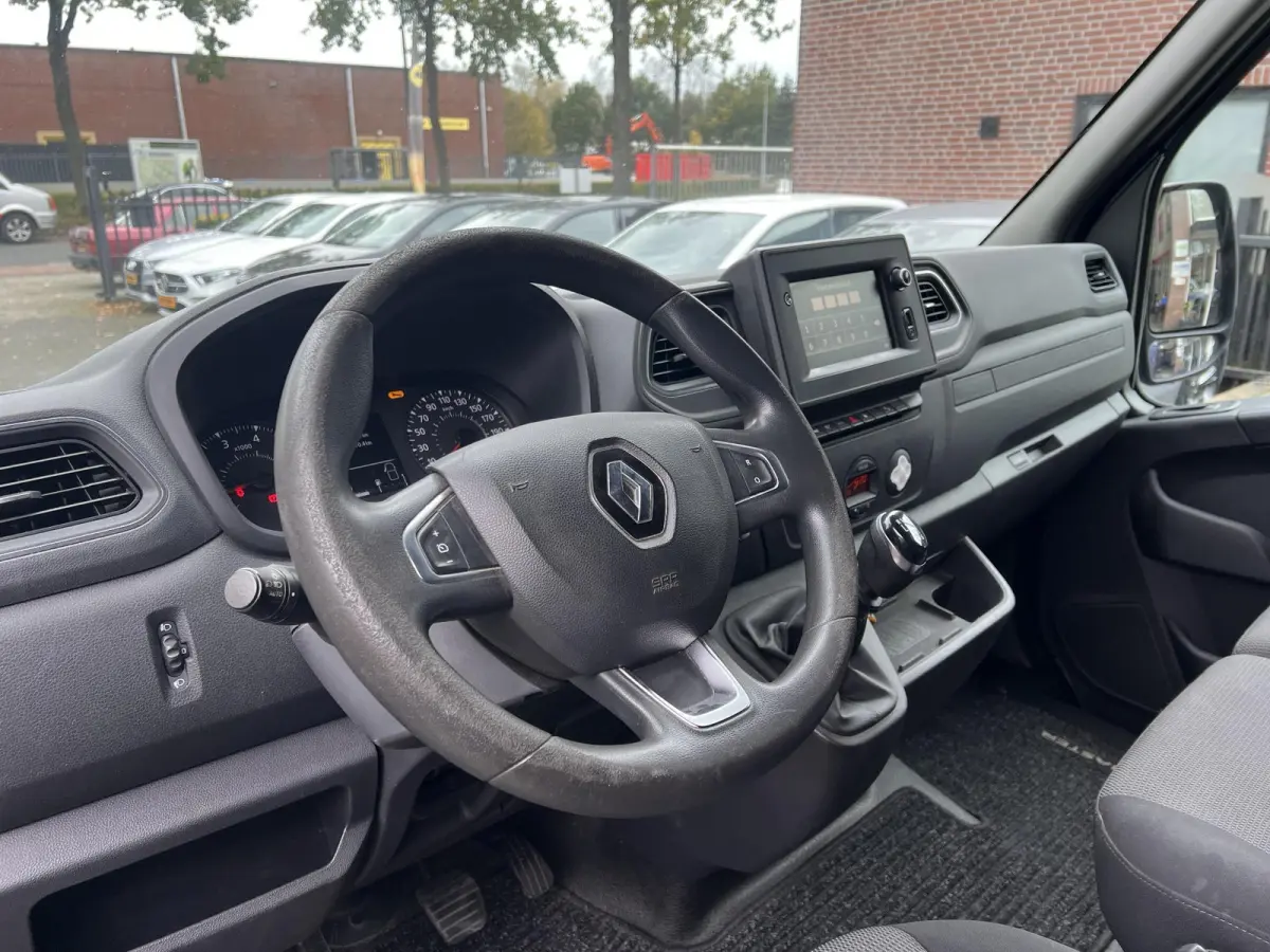 T35 2.3 dCi 150 L2H3 Champions Edition Renault Master T35 2.3 dCi 150 L2H3 Energy