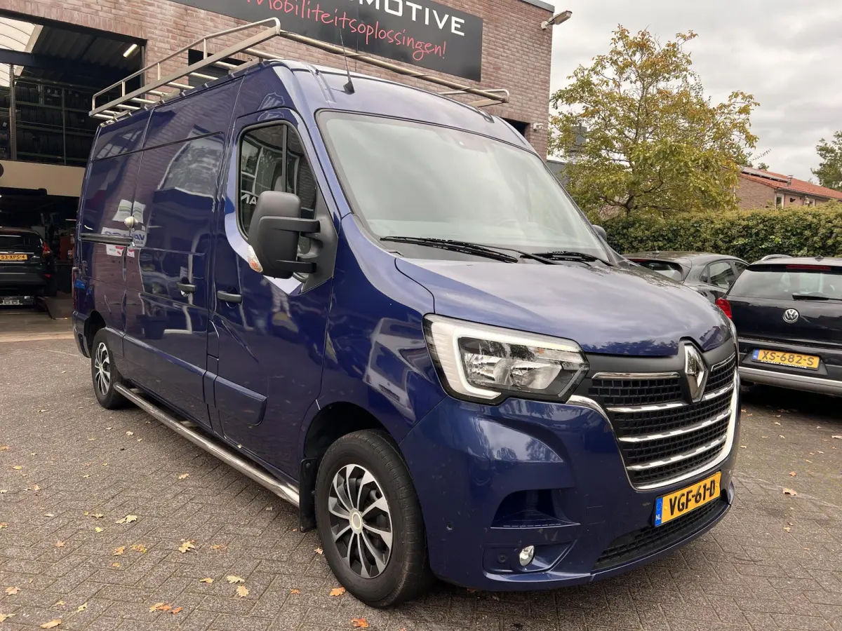 T35 2.3 dCi 150 L2H3 Champions Edition Renault Master T35 2.3 dCi 150 L2H3 Energy