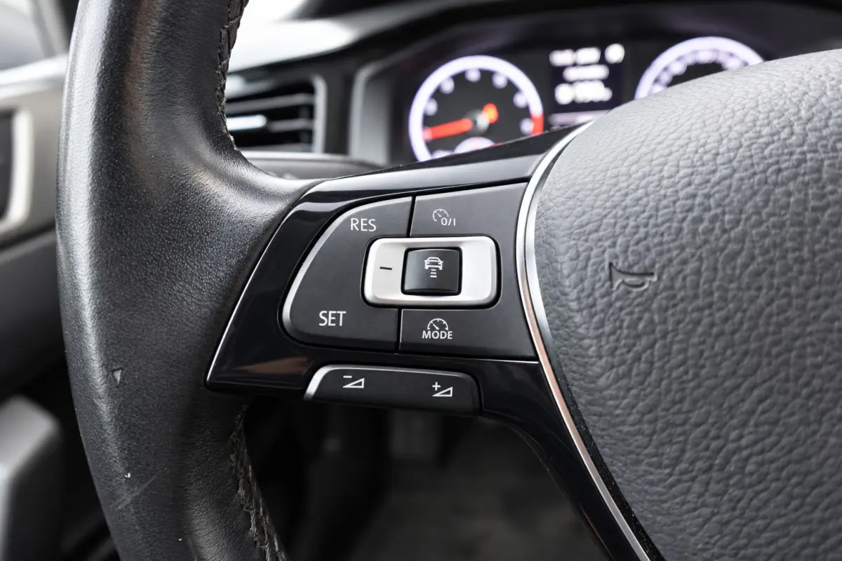 1.0 TSI Comfortline CARPLAY ACC AIRCO