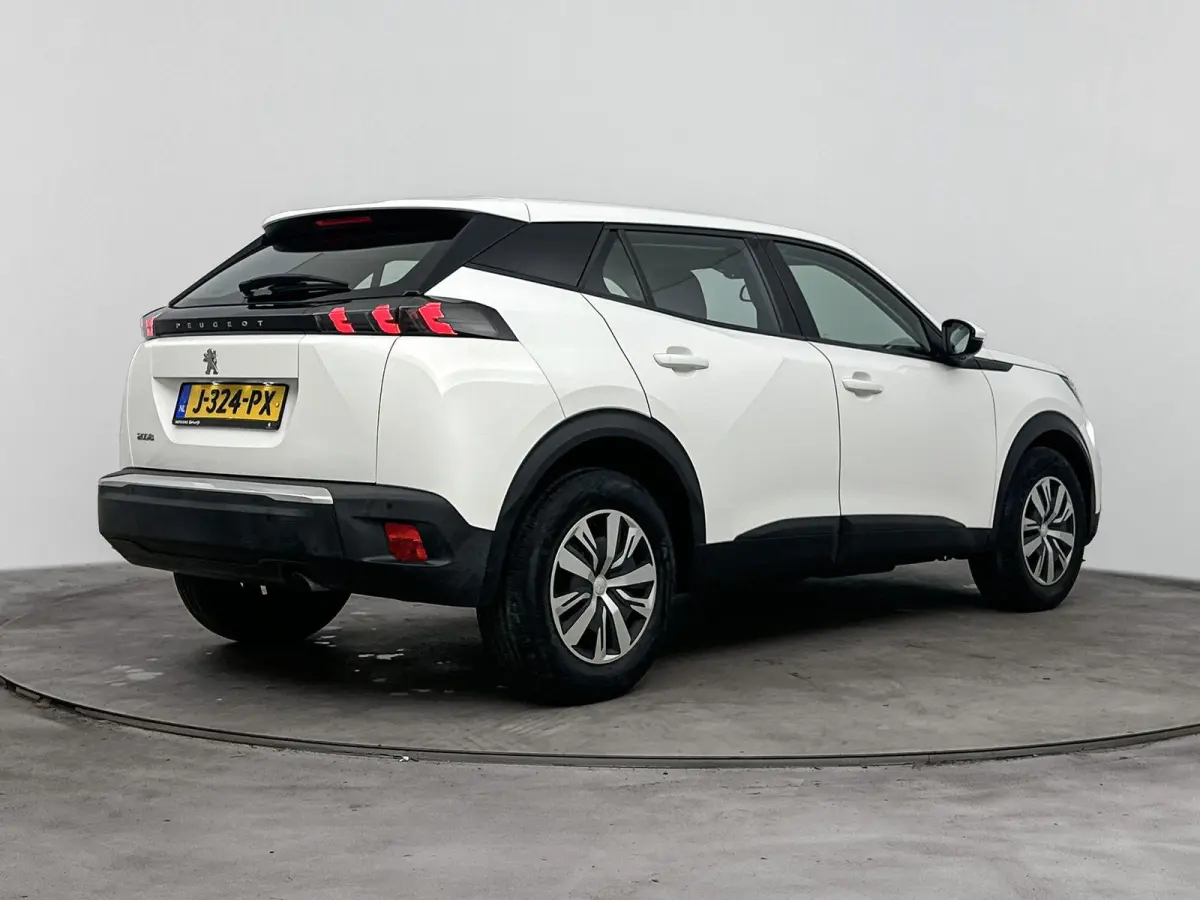 SUV 100 pk Blue Lease Active | Navigatie | Parkeersensoren Achter | Carplay | Inklapbare Buitenspiegels