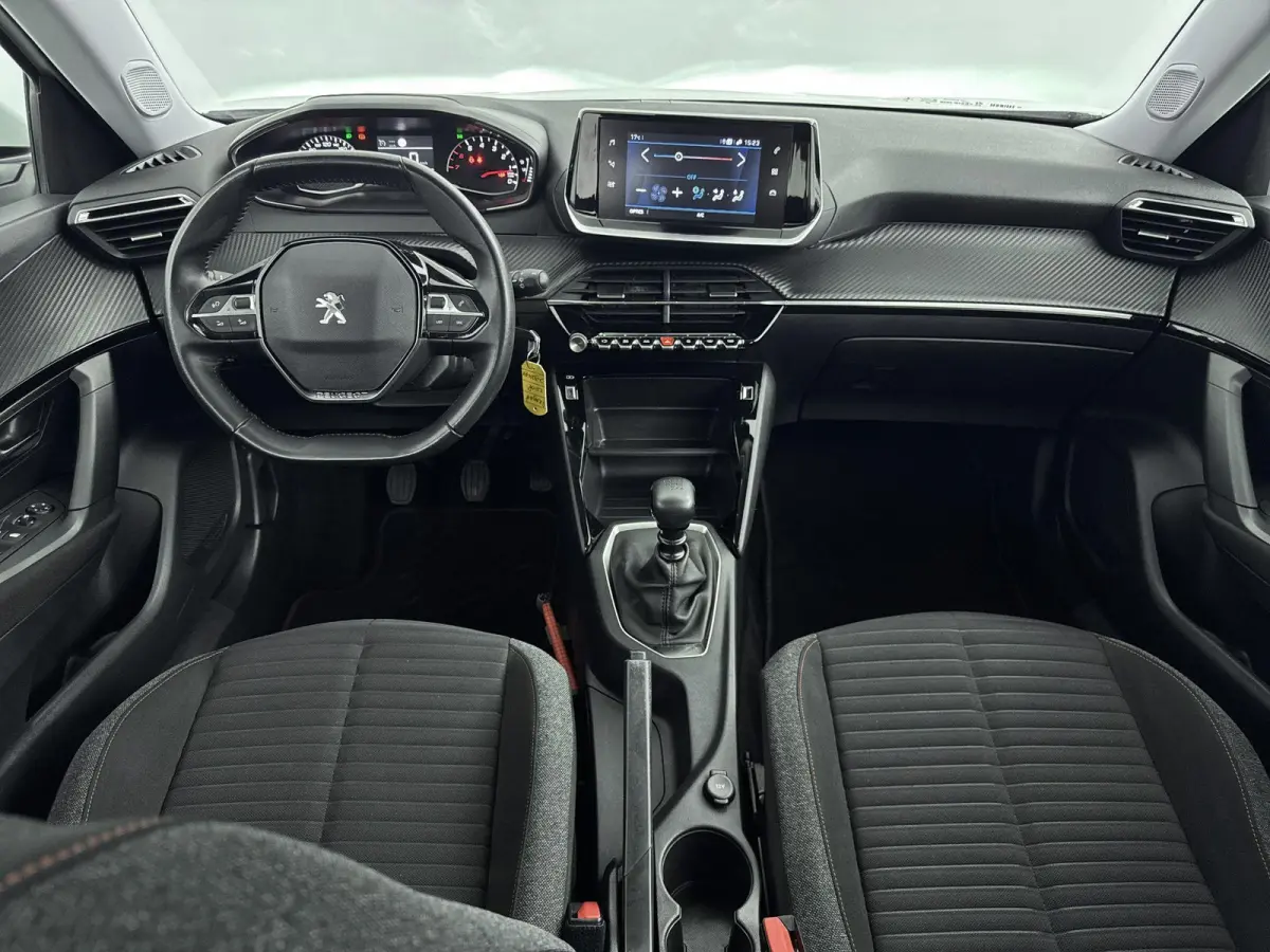 SUV 100 pk Blue Lease Active | Navigatie | Parkeersensoren Achter | Carplay | Inklapbare Buitenspiegels