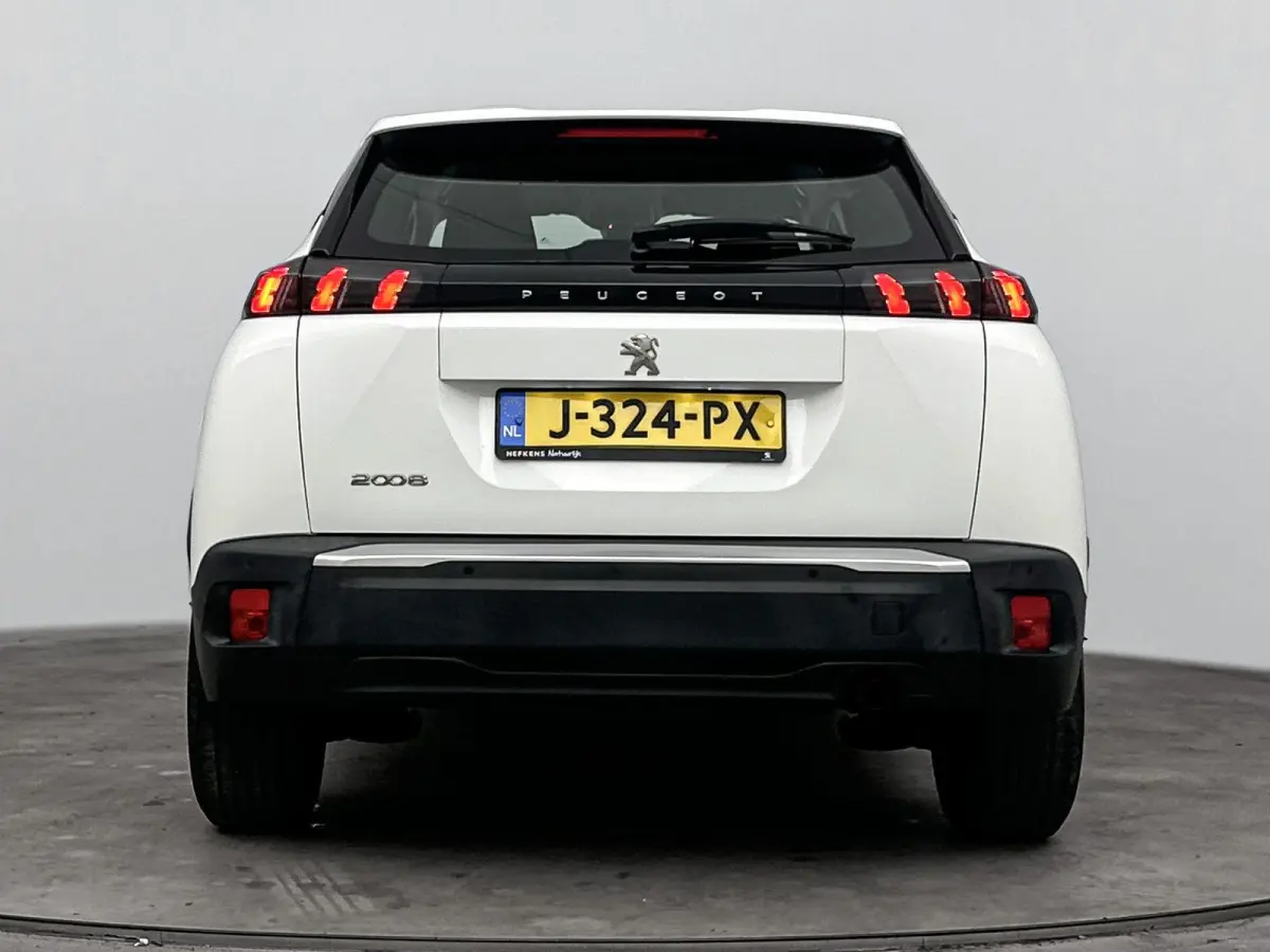 SUV 100 pk Blue Lease Active | Navigatie | Parkeersensoren Achter | Carplay | Inklapbare Buitenspiegels