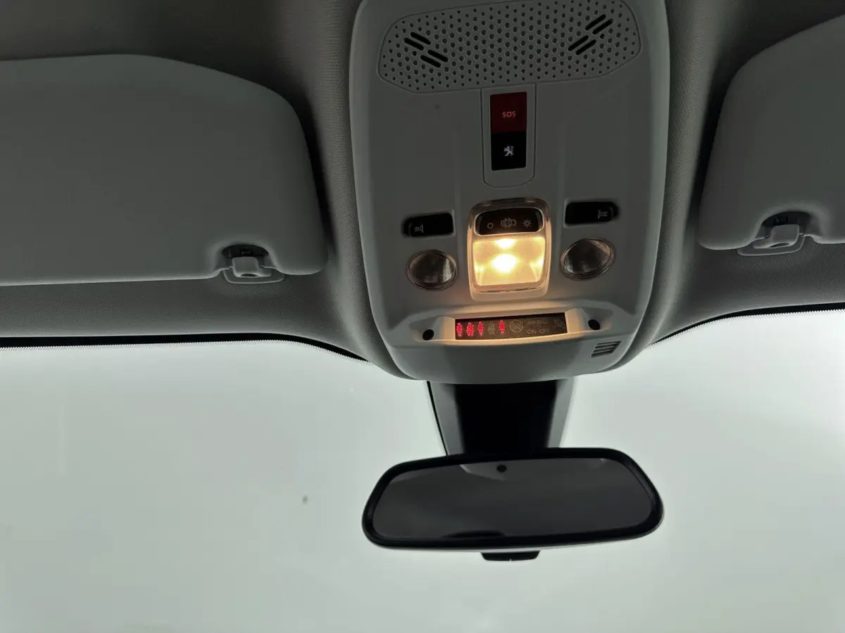 SUV 100 pk Blue Lease Active | Navigatie | Parkeersensoren Achter | Carplay | Inklapbare Buitenspiegels