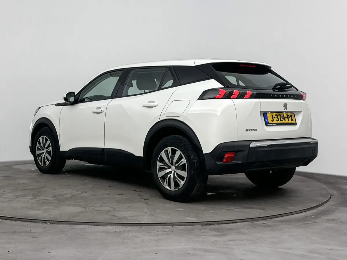 SUV 100 pk Blue Lease Active | Navigatie | Parkeersensoren Achter | Carplay | Inklapbare Buitenspiegels