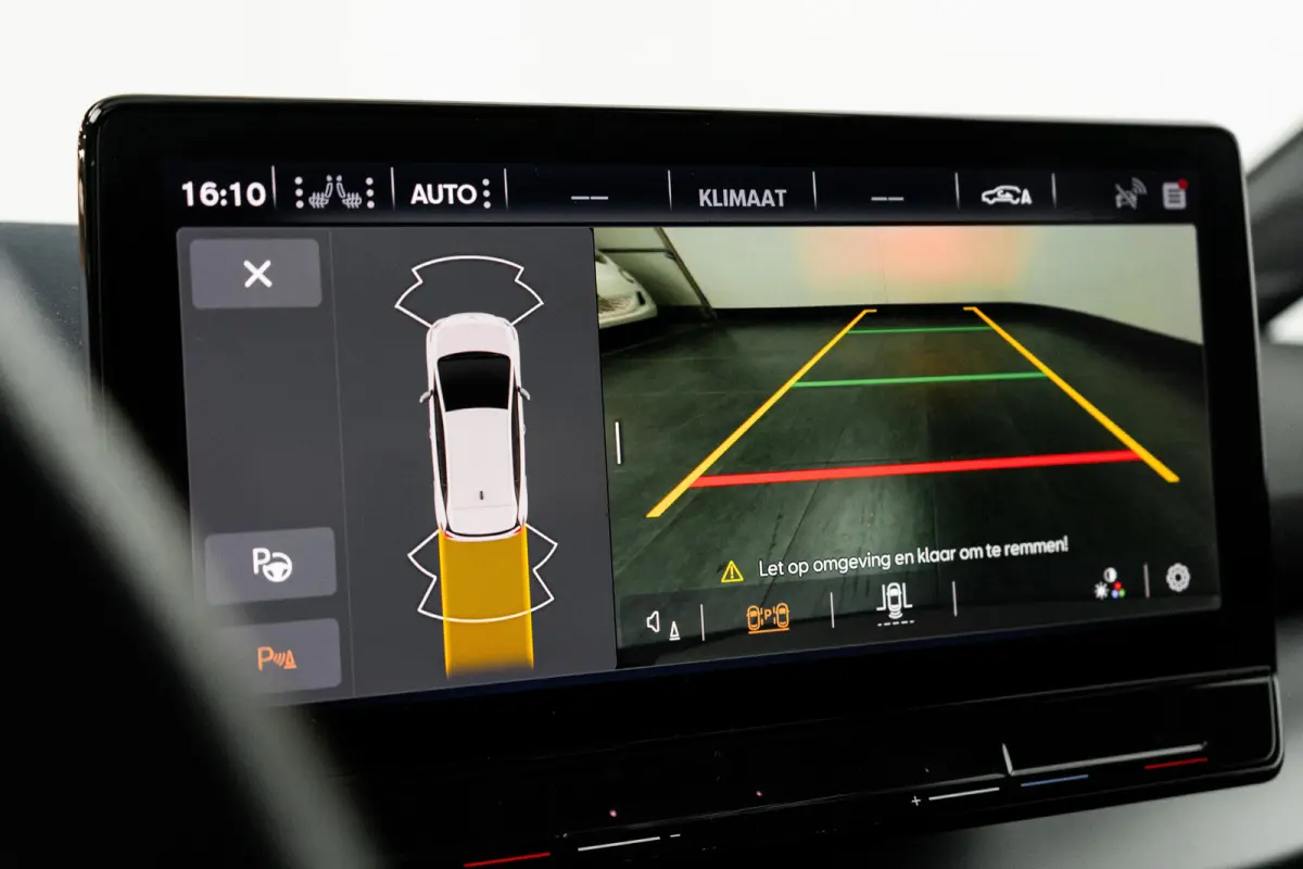 62 kWh 204PK Adrenaline | PANORAMADAK | 19 INCH | NAVIGATIE | STOEL + STUURVERW. | HUD | WARMTEPOMP