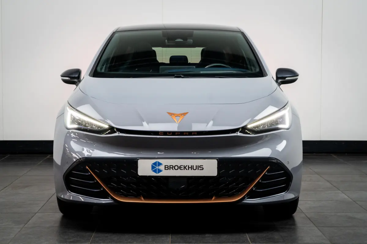 62 kWh 204PK Adrenaline | PANORAMADAK | 19 INCH | NAVIGATIE | STOEL + STUURVERW. | HUD | WARMTEPOMP